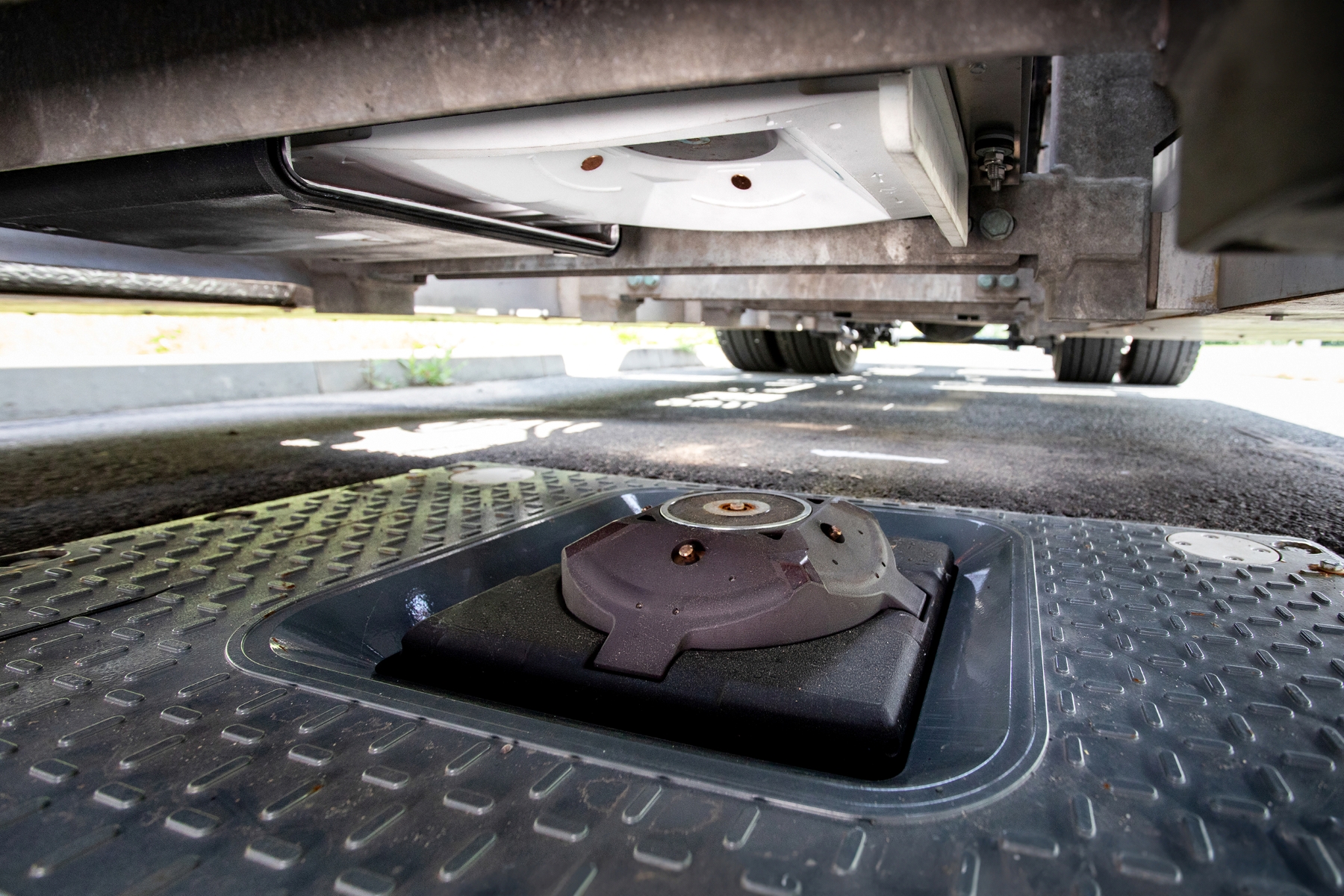 Unterflur-Ladesystem für e-Lkw