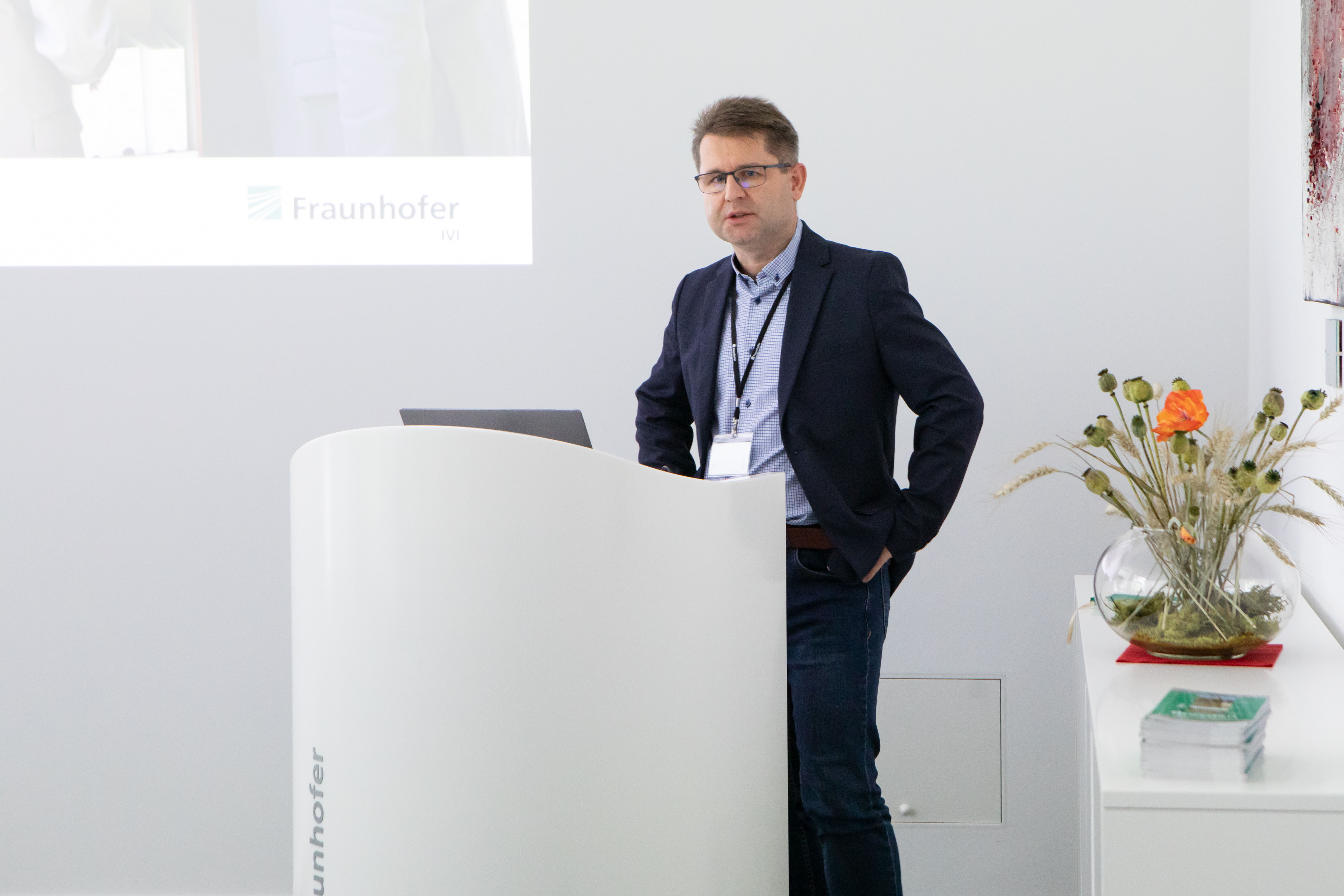 Dr. Ralf Hedel trägt vor